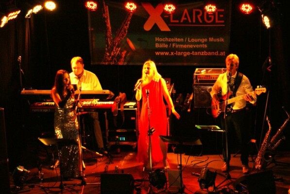X-Large die Hochzeitsmusik und Hochzeitsband aus Oberösterreich spielt zahlreiche Bälle, Hochzeiten, Firmenevents, Galas, Silvestergala auch in OÖ, Hausruckviertel, Salzkammergut, Oberösterreich, Mühlviertel, Niederösterreich, Salzburg, Bayern, Niederbayern, Passau und Tirol