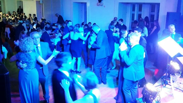 X-Large die Hochzeitsmusik und Hochzeitsband aus Oberösterreich spielt zahlreiche Bälle, Hochzeiten, Firmenevents, Galas, Silvestergala auch in OÖ, Hausruckviertel, Salzkammergut, Oberösterreich, Mühlviertel, Niederösterreich, Salzburg, Bayern, Niederbayern, Passau und Tirol