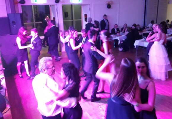 X-Large die Hochzeitsmusik und Hochzeitsband aus Oberösterreich spielt zahlreiche Bälle, Hochzeiten, Firmenevents, Galas, Silvestergala auch in OÖ, Hausruckviertel, Salzkammergut, Oberösterreich, Mühlviertel, Niederösterreich, Salzburg, Bayern, Niederbayern, Passau und Tirol