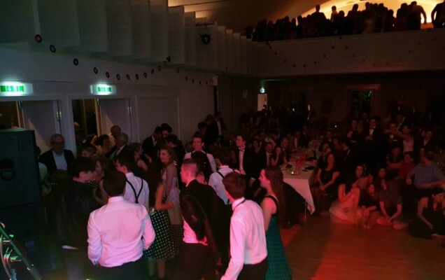 X-Large, die Coverband aus OÖ beim Maturaball.