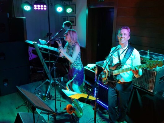 X-Large die Hochzeitsmusik und Hochzeitsband aus Oberösterreich spielt zahlreiche Bälle, Hochzeiten, Firmenevents, Galas, Silvestergala auch in OÖ, Hausruckviertel, Salzkammergut, Oberösterreich, Mühlviertel, Niederösterreich, Salzburg, Bayern, Niederbayern, Passau und Tirol