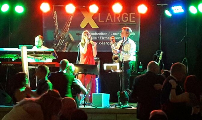 X-Large die Hochzeitsmusik und Hochzeitsband aus Oberösterreich spielt zahlreiche Bälle, Hochzeiten, Firmenevents, Galas, Silvestergala auch in OÖ, Hausruckviertel, Salzkammergut, Oberösterreich, Mühlviertel, Niederösterreich, Salzburg, Bayern, Niederbayern, Passau und Tirol
