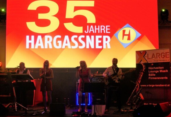 X-Large die Hochzeitsmusik und Hochzeitsband aus Oberösterreich spielt zahlreiche Bälle, Hochzeiten, Firmenevents, Galas, Silvestergala auch in OÖ, Hausruckviertel, Salzkammergut, Oberösterreich, Mühlviertel, Niederösterreich, Salzburg, Bayern, Passau und Tirol