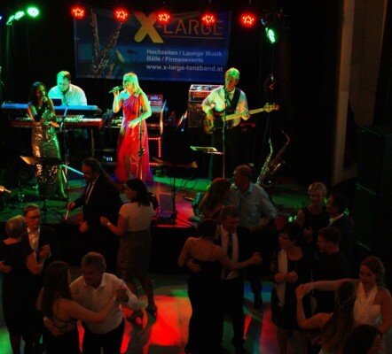 X-Large die Hochzeitsmusik und Hochzeitsband aus Oberösterreich spielt zahlreiche Bälle, Hochzeiten, Firmenevents, Galas, Silvestergala auch in OÖ, Hausruckviertel, Salzkammergut, Oberösterreich, Mühlviertel, Niederösterreich, Salzburg, Bayern, Niederbayern, Passau und Tirol