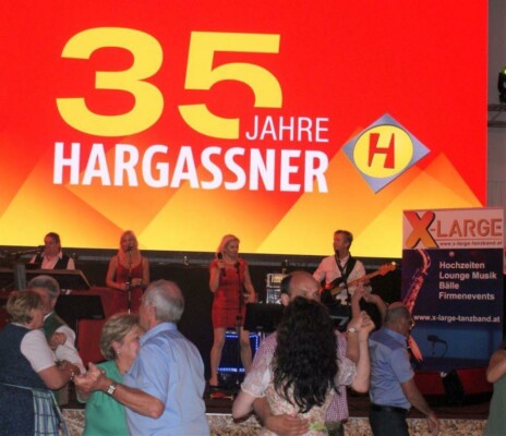 X-Large die Hochzeitsmusik und Hochzeitsband aus Oberösterreich spielt zahlreiche Bälle, Hochzeiten, Firmenevents, Galas, Silvestergala auch in OÖ, Hausruckviertel, Salzkammergut, Oberösterreich, Mühlviertel, Niederösterreich, Salzburg, Bayern, Passau und Tirol