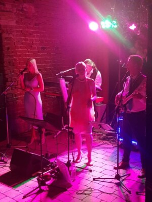 X-Large die Hochzeitsmusik und Hochzeitsband aus Oberösterreich spielt zahlreiche Bälle, Hochzeiten, Firmenevents, Galas, Silvestergala auch in OÖ, Innviertel, Hausruckviertel, Salzkammergut, Linz, Oberösterreich, Mühlviertel, Niederösterreich, Salzburg, Bayern, Passau und Tirol