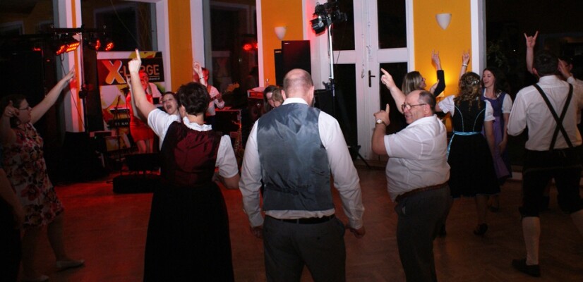 Tolle Stimmung bei einer Hochzeit mit der Hochzeitsband X-Large aus Oberösterreich.