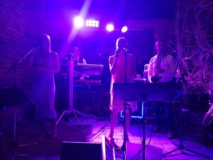 X-Large die Hochzeitsmusik und Hochzeitsband aus Oberösterreich spielt zahlreiche Bälle, Hochzeiten, Firmenevents, Galas, Silvestergala auch in OÖ, Innviertel, Hausruckviertel, Salzkammergut, Linz, Oberösterreich, Mühlviertel, Niederösterreich, Salzburg, Bayern, Passau und Tirol
