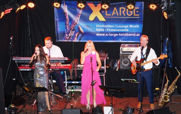 X-Large die Hochzeitsmusik und Hochzeitsband aus Oberösterreich spielt zahlreiche Bälle, Hochzeiten, Firmenevents, Galas, Silvestergala auch in OÖ, Hausruckviertel, Salzkammergut, Oberösterreich, Mühlviertel, Niederösterreich, Salzburg, Bayern, Niederbayern, Passau und Tirol
