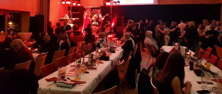 X-Large, Tanzmusik und Hochzeitsband aus Oberösterreich, spielen in Salzburg, Bayern, Passau bis Tirol qualitative Hochzeitsmusik.
