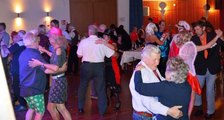 X-Large als Trio oder Quartett für Bälle, Hochzeiten, Firmenevents und Stadtfeste in OÖ, NÖ, Salzburg und Bayern