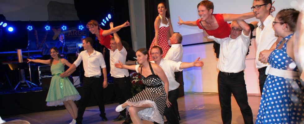 X-Large die Hochzeitsmusik und Hochzeitsband aus Oberösterreich spielt zahlreiche Bälle, Hochzeiten, Firmenevents, Galas, Silvestergala auch in OÖ, Hausruckviertel, Salzkammergut, Oberösterreich, Mühlviertel, Niederösterreich, Salzburg, Bayern, Niederbayern, Passau und Tirol