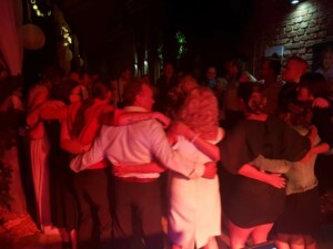 X-Large die Hochzeitsmusik und Hochzeitsband aus Oberösterreich spielt zahlreiche Bälle, Hochzeiten, Firmenevents, Galas, Silvestergala auch in OÖ, Innviertel, Hausruckviertel, Salzkammergut, Linz, Oberösterreich, Mühlviertel, Niederösterreich, Salzburg, Bayern, Passau und Tirol