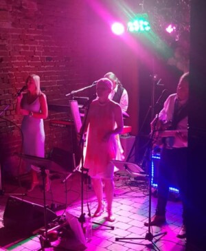 X-Large die Hochzeitsmusik und Hochzeitsband aus Oberösterreich spielt zahlreiche Bälle, Hochzeiten, Firmenevents, Galas, Silvestergala auch in OÖ, Innviertel, Oberösterreich, Mühlviertel, Hausruckviertel, Salzkammergut, Niederösterreich, Salzburg, Bayern, Passau und Tirol