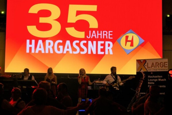 X-Large die Hochzeitsmusik und Hochzeitsband aus Oberösterreich spielt zahlreiche Bälle, Hochzeiten, Firmenevents, Galas, Silvestergala auch in OÖ, Hausruckviertel, Salzkammergut, Oberösterreich, Mühlviertel, Niederösterreich, Salzburg, Bayern, Passau und Tirol