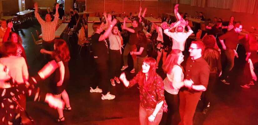 X-Large die Hochzeitsmusik und Hochzeitsband aus Oberösterreich spielt zahlreiche Bälle, Hochzeiten, Firmenevents, Galas, Silvestergala auch in OÖ, Hausruckviertel, Salzkammergut, Oberösterreich, Mühlviertel, Niederösterreich, Salzburg, Bayern, Niederbayern, Passau und Tirol