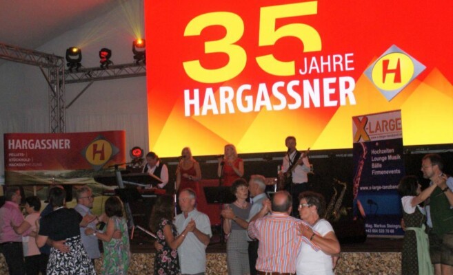 X-Large die Hochzeitsmusik und Hochzeitsband aus Oberösterreich spielt zahlreiche Bälle, Hochzeiten, Firmenevents, Galas, Silvestergala auch in OÖ, Hausruckviertel, Salzkammergut, Oberösterreich, Mühlviertel, Niederösterreich, Salzburg, Bayern, Passau und Tirol